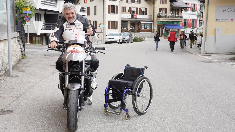 Alain Petter, paraplégique, est toujours resté un motard dans l'âme. Samedi, il a lâché le drapeau à damiers qui était le sien lors des précédentes éditions pour s'offrir quatre montées vers Saint-Cergue à bord de sa Triumph Street Triple 765.