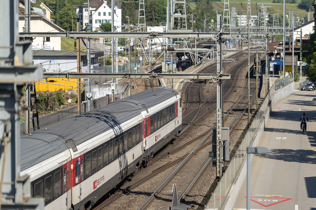 Selon les CFF, annuler des arrêts de train dans des plus petites localités pour rattraper du retard arrive "rarement". (Illustration)