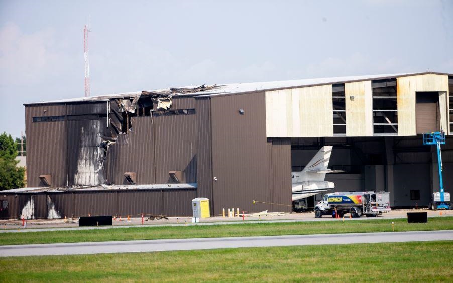 L'avion s'est écrasé sur un hangar juste après le décollage (Twitter: @AymanMatNews) 