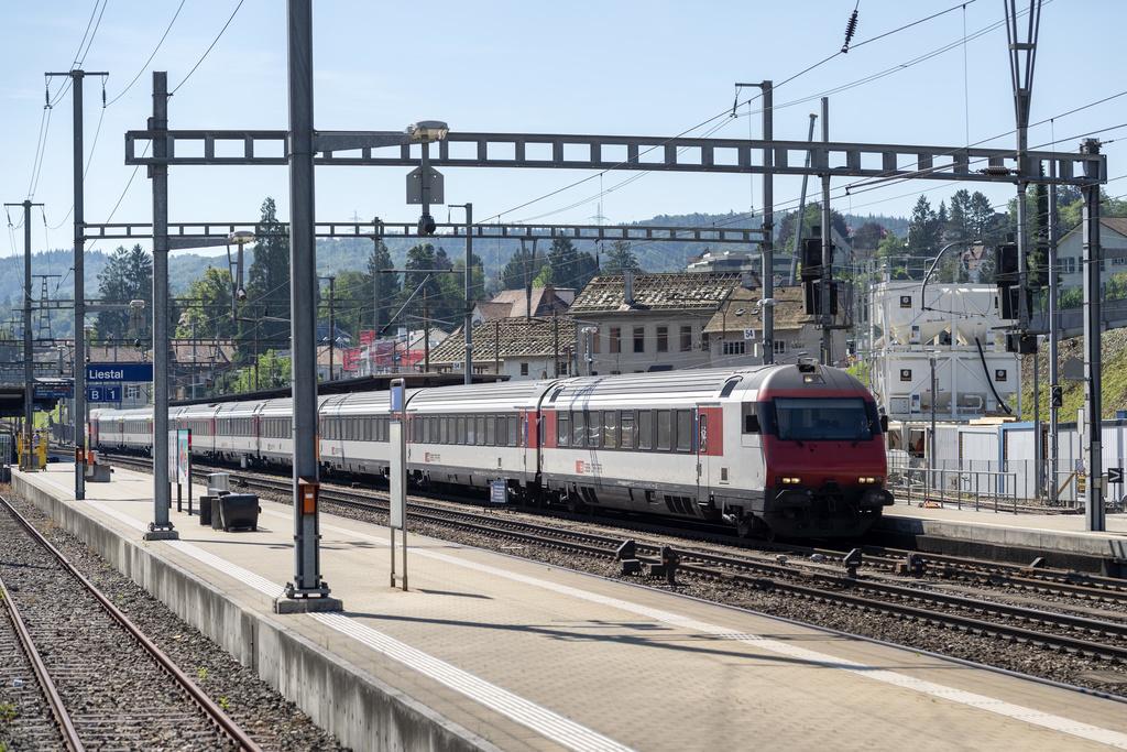 L'exposition "SBB CFF FFS" présente des objets originaux, des photographies, des affiches et des installations vidéo pour "un voyage dans le temps (illustration).