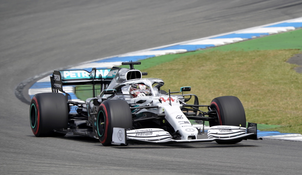 Lewis Hamilton et sa Mercedes partiront en première position, dimanche, à Hockenheim.
