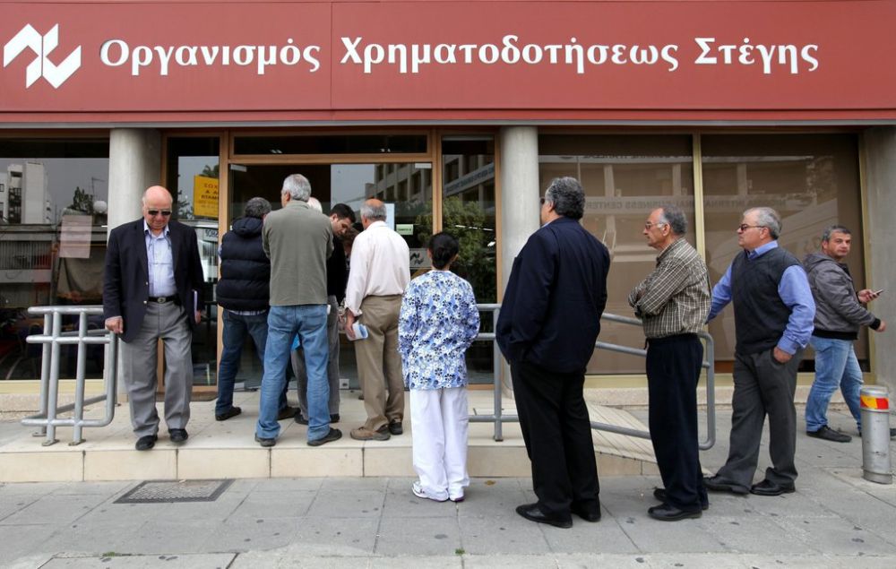 Des files d'attente se sont créées vendredi à Chypre. Une rumeur de nouvelles ponction imminente inquiétait la population. 