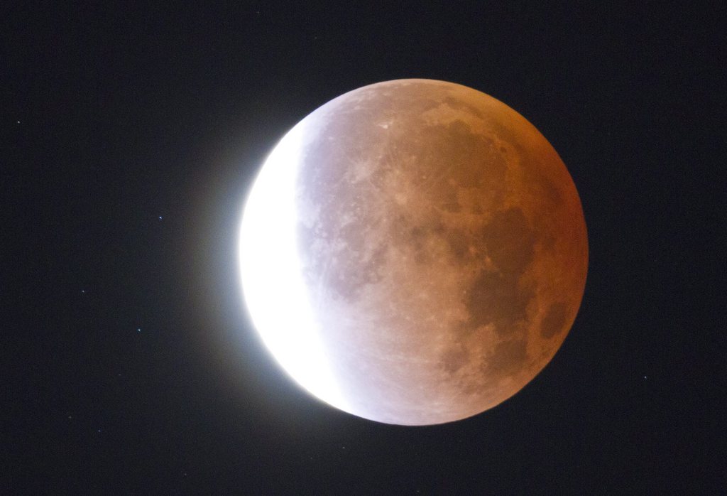 Une éclipse de Lune partielle surviendra le soir du 25 avril. La Lune sera effleurée par l'ombre de la Terre. Seule une partie de l'astre lunaire sera ainsi obscurci.
