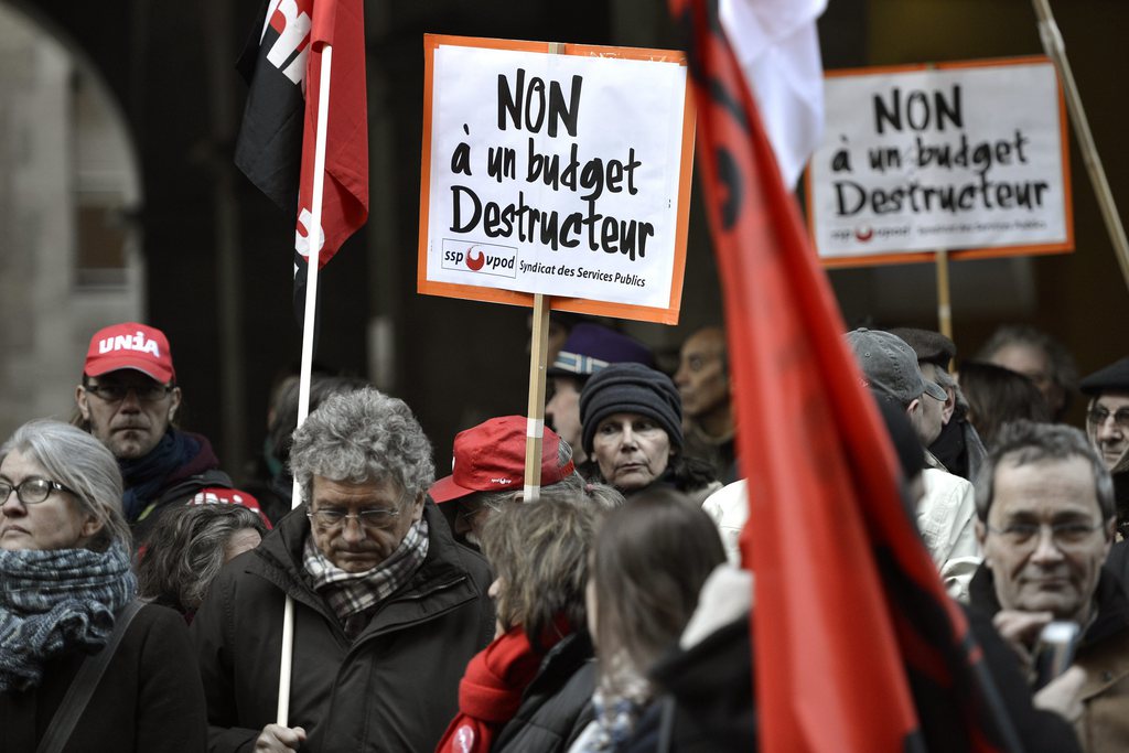 Le budget 2013 fait débat. Une centaine de personnes avaient déjà manifesté le 15 mars à Genève. 