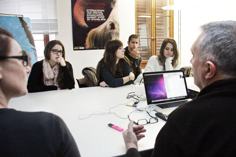 Les gymnasiens ont été très attentifs aux conseils du directeur du festival. 