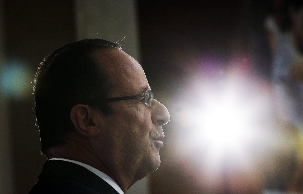 Le président français François Hollande a annoncé mercredi que les règles qui régissent le patrimoine des responsables publics seront "entièrement revues".