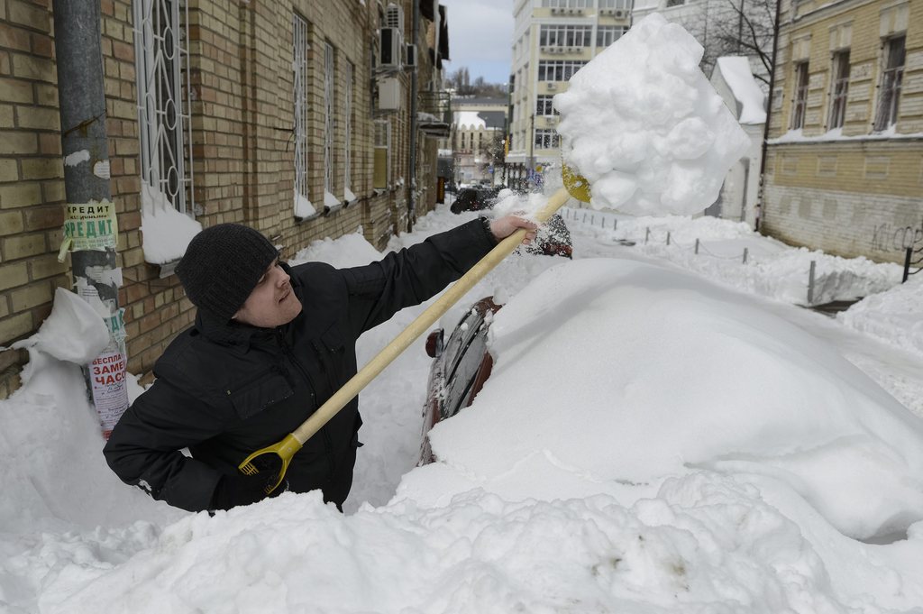 Quelque 60 cm de neige sont tombés le week-end dernier à Kiev. Une tempête de neige historique paralyse la capitale de l'Ukraine.