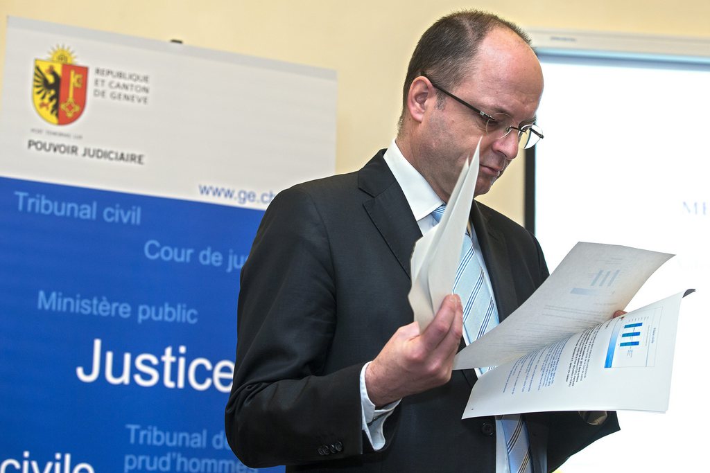 Un gendarme genevois est soupçonné d'avoir violé son secret de fonction. Il fait l'objet d'une dénonciation auprès du procureur général Olivier Jornot (Photo). En juin 2012, il avait transmis des informations sensibles concernant un garde-frontière.