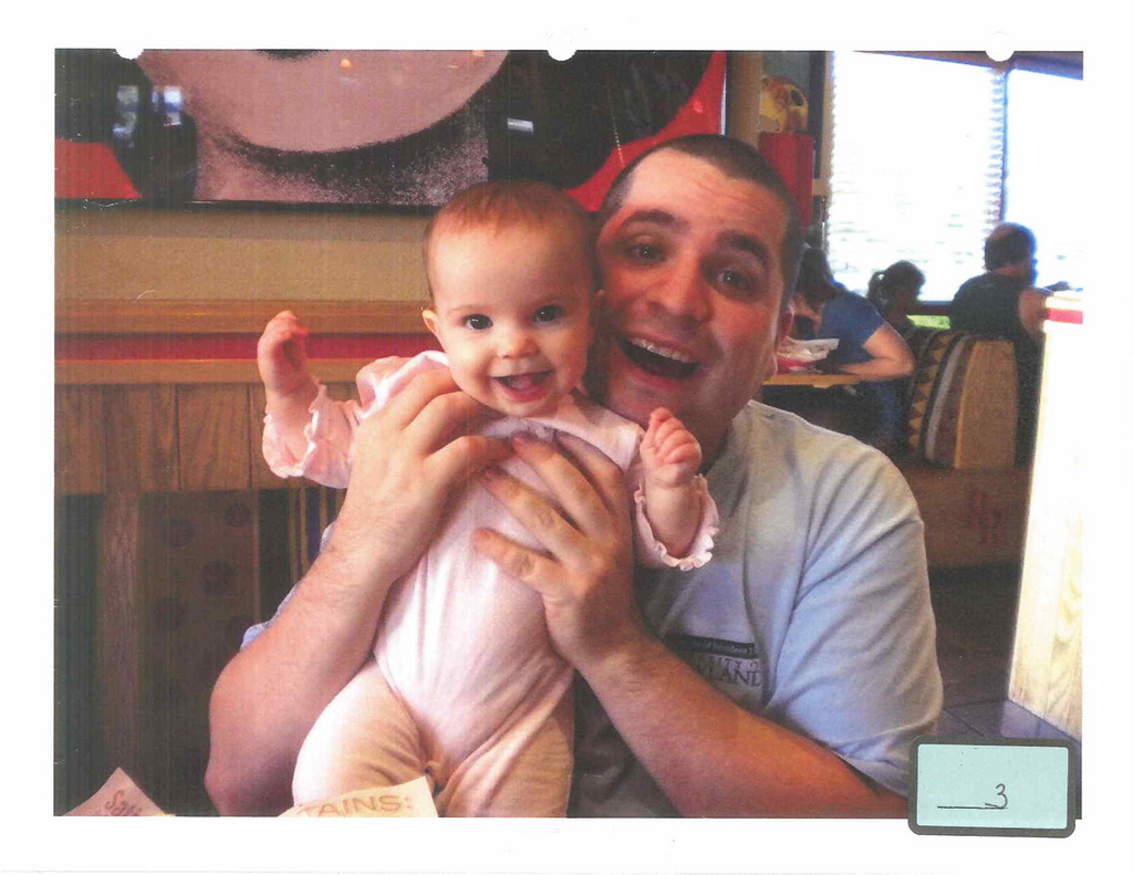 Cette photo de Gilberto Valle, avec sa fille, a été soumise au jury par l'avocat de la défense. 