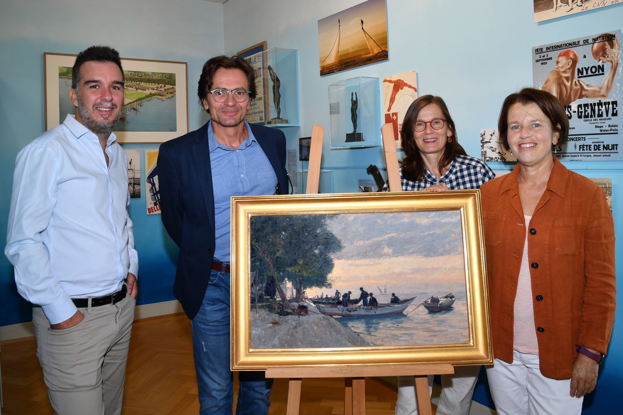 Le tableau de Bocion a été donné au Musée du Léman de la part d'Arts Visuels Vaud, mercredi. De g. a d.: Lionel Gauthier (conservateur du Musée du Léman), Laurent Golay (président d'Arts Visuels Vaud), Monique Dubey (cheffe du Service de la culture) et Fabienne Freymond Cantone (municipal).