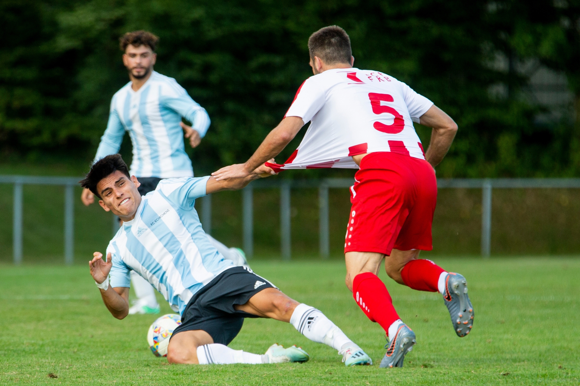 Nouvelle chute pour Alejandro Cuba et Echichens, étrillés par Piamont.