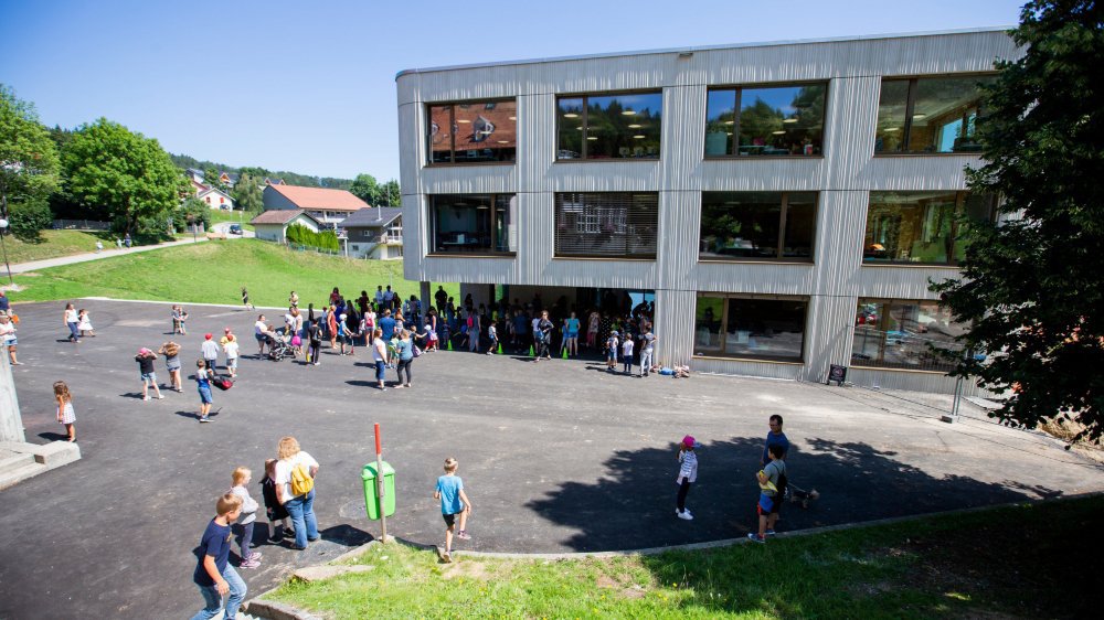 L'école du Vallon à Saint-Cergue a vécu, lundi, sa première rentrée, et elle est déjà surchargée.