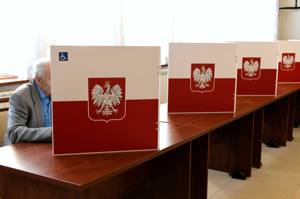 Les populistes sortent vainqueurs des élections législatives en Pologne, selon les premières estimations. 