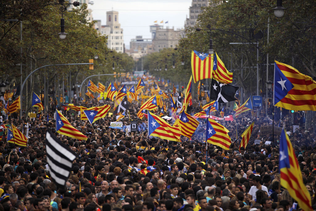 Les rues de la capitale catalane étaient noyées sous une marée humaine jaune, rouge et bleu, les couleurs du drapeau indépendantiste.