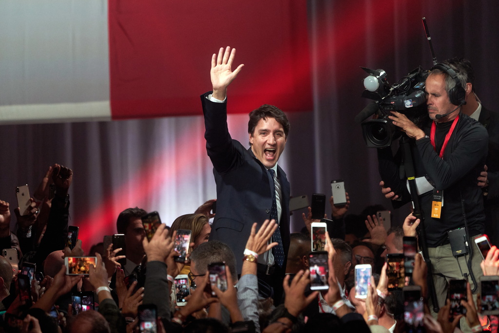 Malgré une popularité qui avait chuté en février après une affaire d'ingérence politique, le parti de Justin Trudeau a tout de même remporté les élections législatives canadiennes.