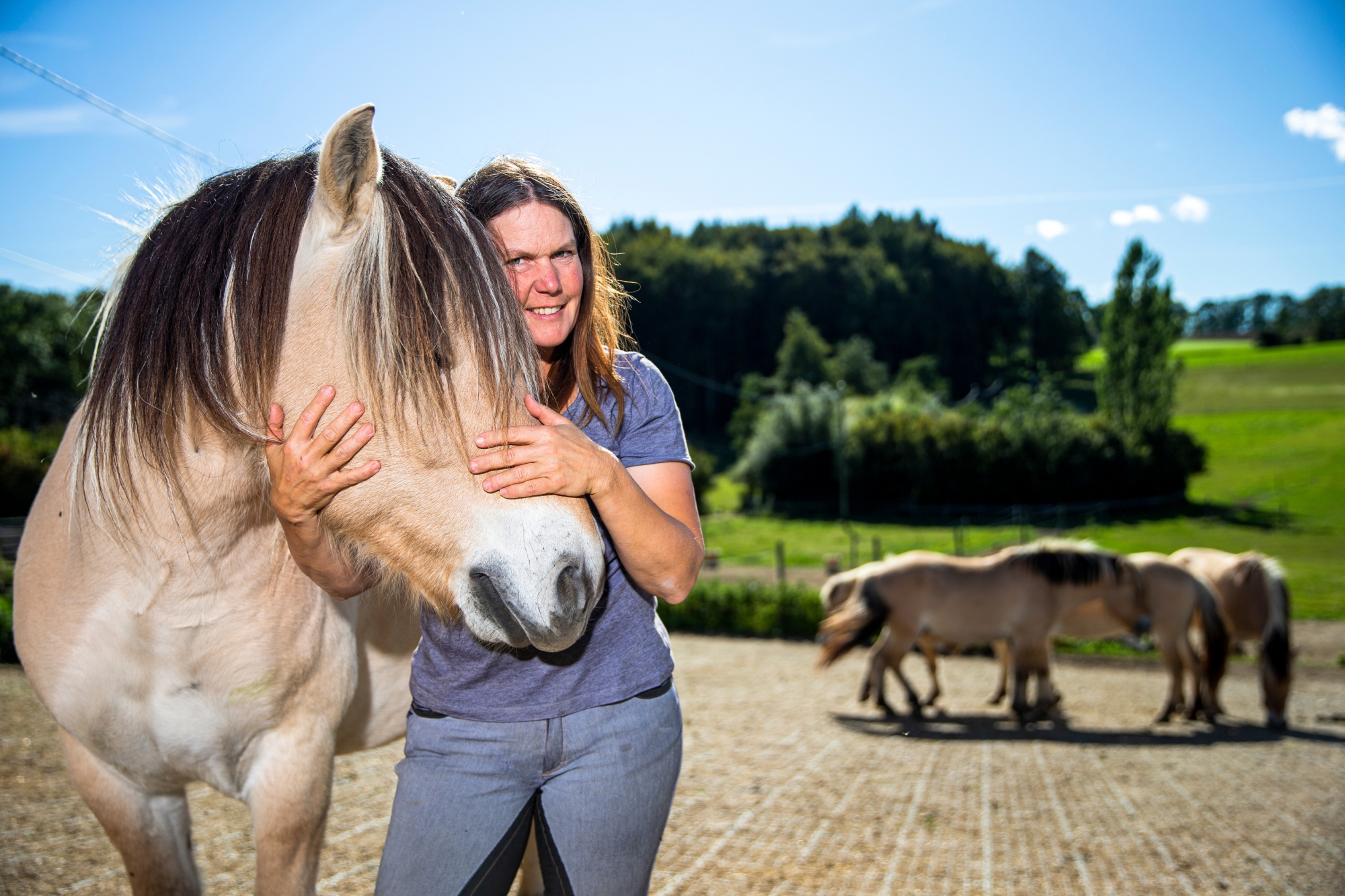 Carmen Zulauf prend soin des chevaux mais aussi des humains aux Dudes.