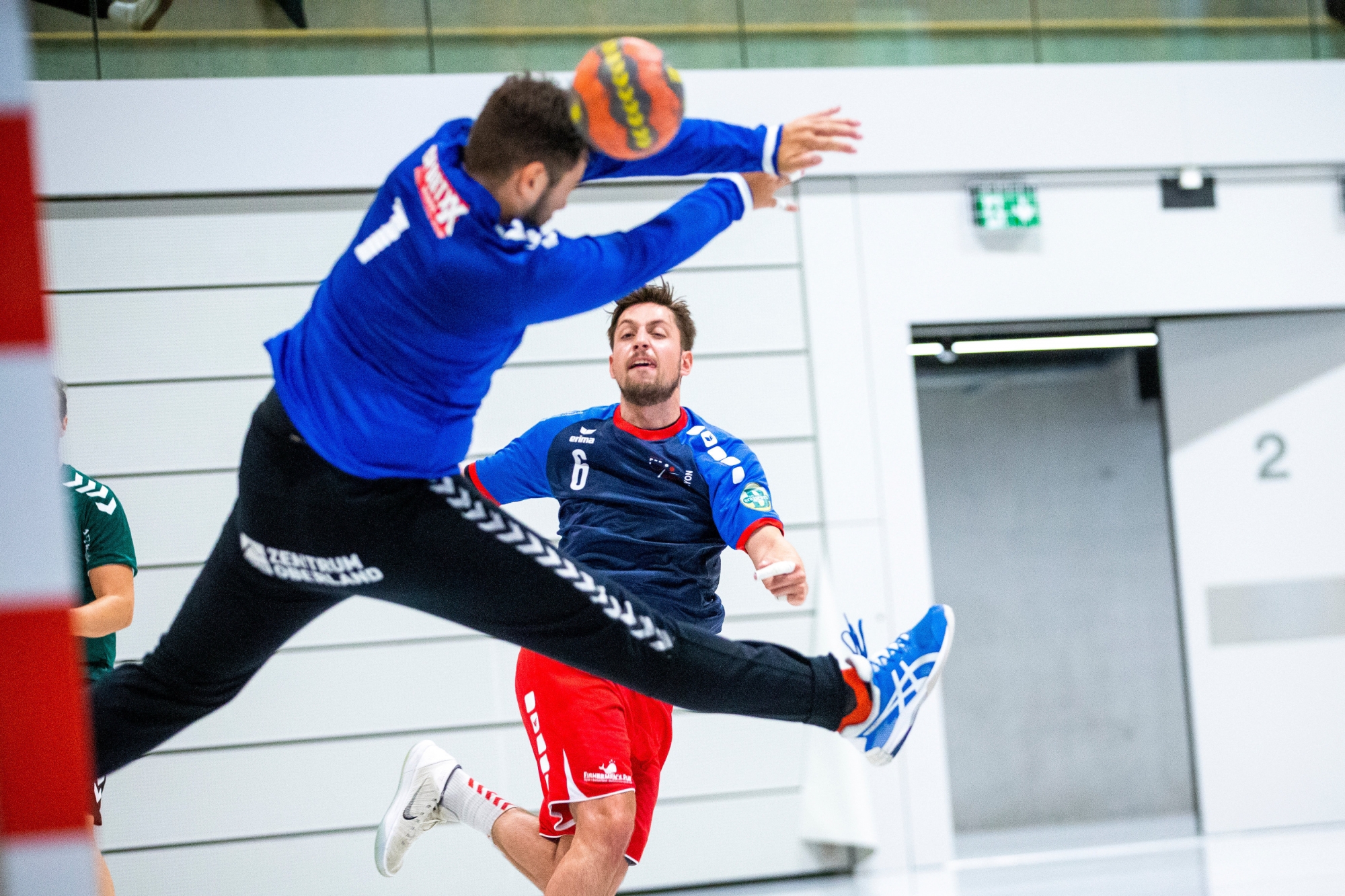 Les rencontres se suivent et se ressemblent pour Joël Binder (ici contre Wacker Thoune II) et les Nyonnais