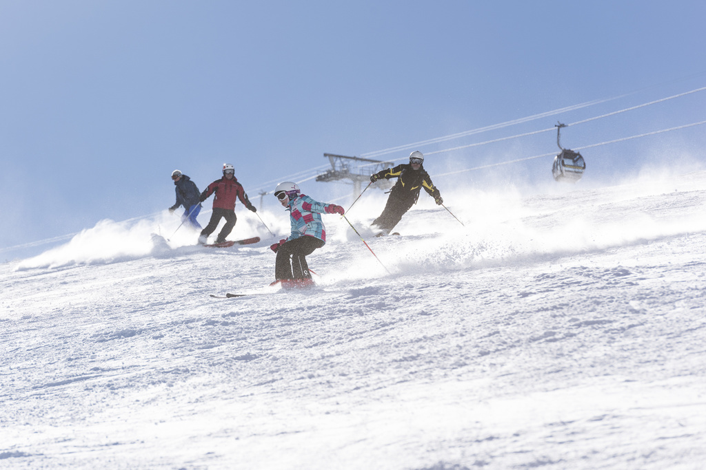On skie déjà dans quelques stations alpines, dix autres domaines vont s'ouvrir le week-end prochain.