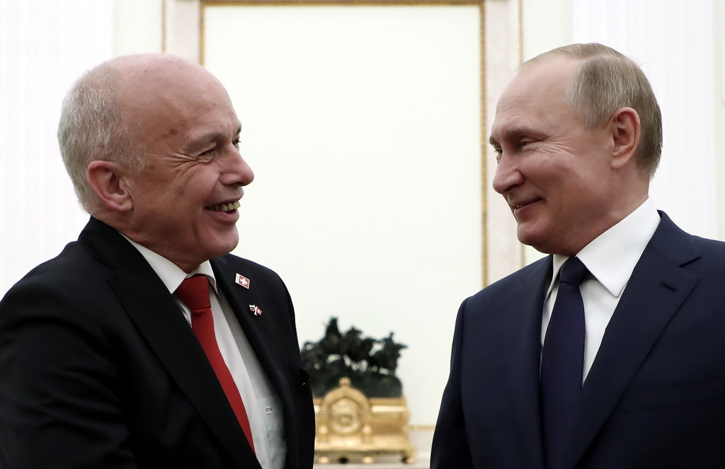Ueli Maurer poursuit sa tournée chez les grands de ce monde. Après Trump et Xi Jinping, il a été reçu à Moscou par Vladimir Poutine.