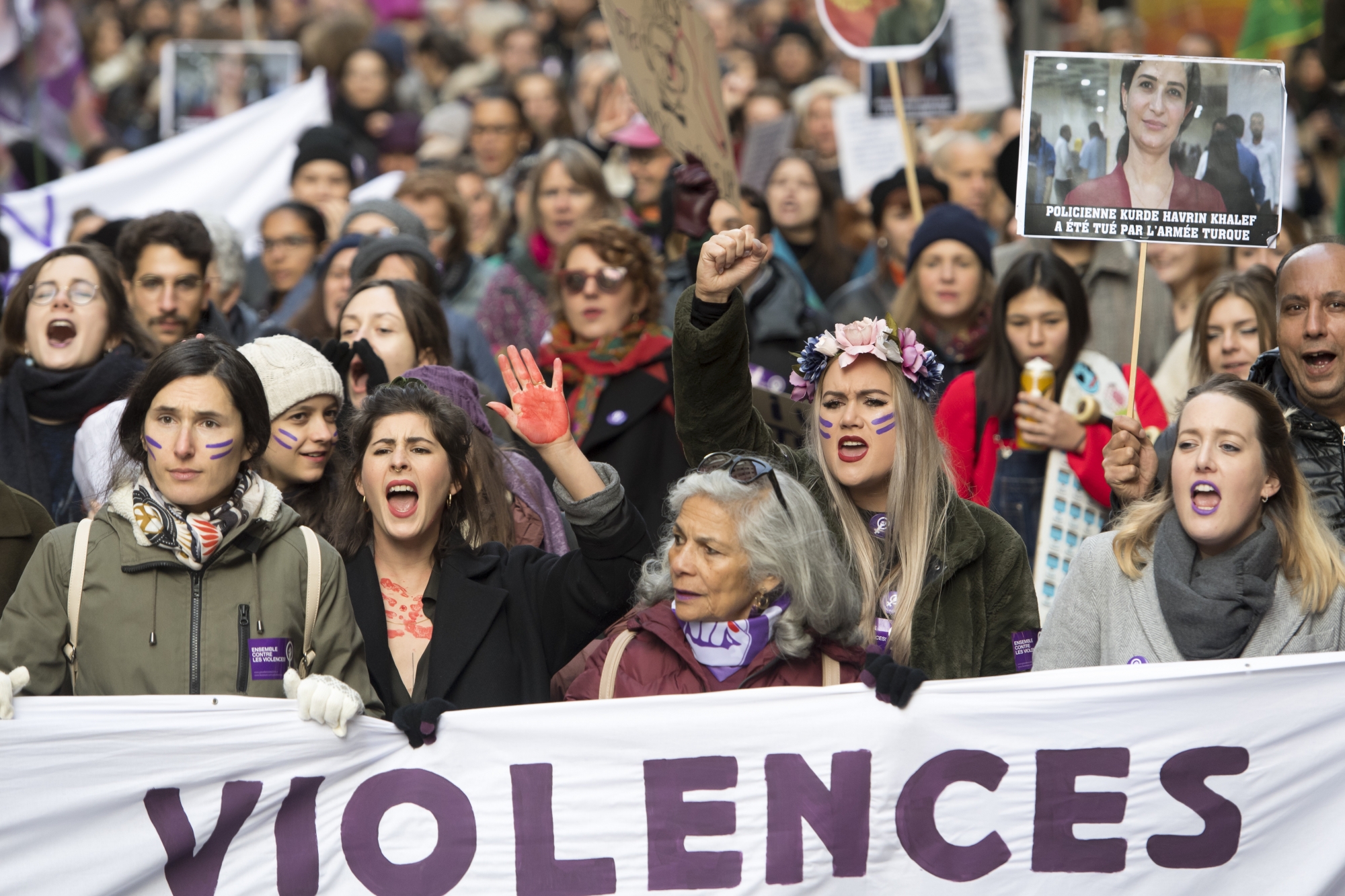 Plusieurs manifestations qui dénoncent les violences faites contre les femmes ont lieu aujourd'hui en Suisse romande. 
