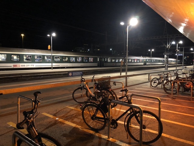 Soulagement à Nyon quand le train spécial des supporters zurichois a quitté la gare de Nyon peu avant 19h55.