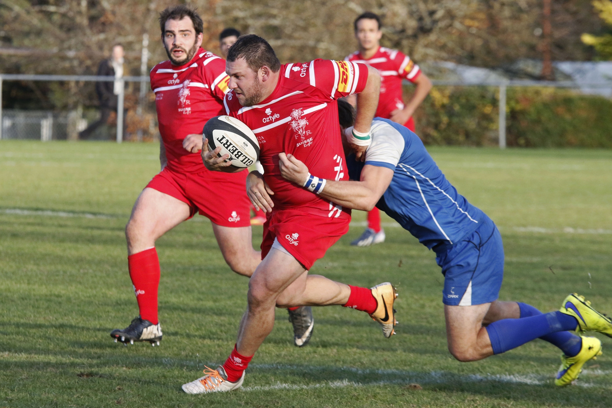 Le XV de Suisse et son capitaine Cyril Lin (avec le ballon) veulent profiter de l'Europe Trophy 2019-2020 pour franchir un nouveau cap.