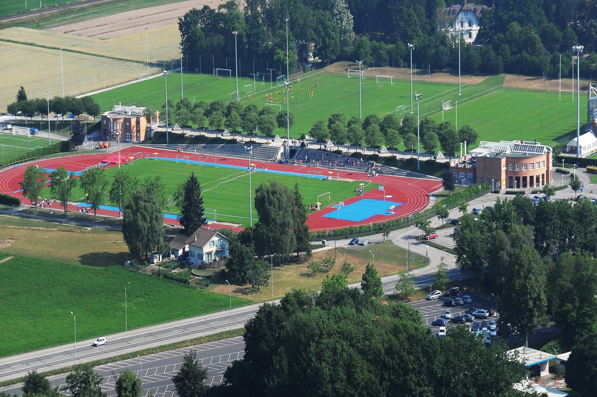 La mue du centre sportif de Colovray est une des priorités de la Ville.