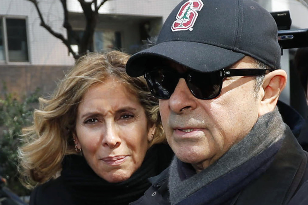 Carole Ghosn (ici avec son époux) était en première ligne pour défendre son mari, été arrêté en novembre 2018 au Japon puis inculpé.