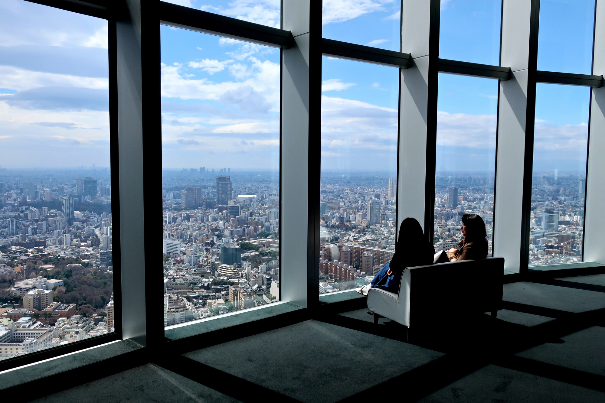 PANORAMA Les gratte-ciel de Roppongi Hills offrent une belle vue de Tokyo.
