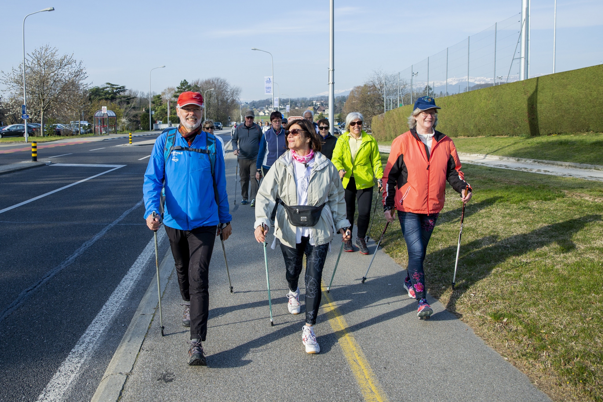 Des groupes de nordic walking existent, notamment à Nyon.