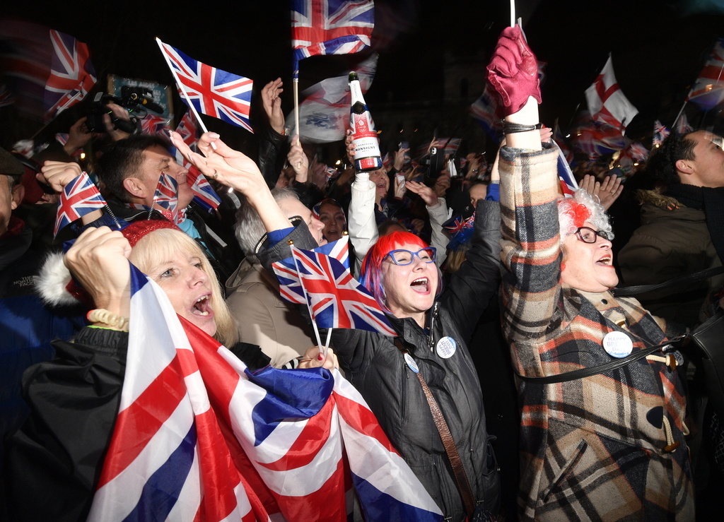 Le camp pro-Brexit exulte à 23h, heure de Londres, lorsque le Royaume-Uni quitte l'UE.