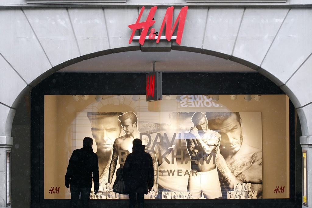 Le géant suédois de l'habillement H&M a annoncé qu'il ne paierait pas non plus de loyer pour ses quelque 460 magasins fermés en Allemagne.
