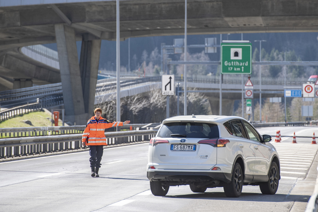 Des contrôles de police ont lieu à proximité du tunnel du Gothard.