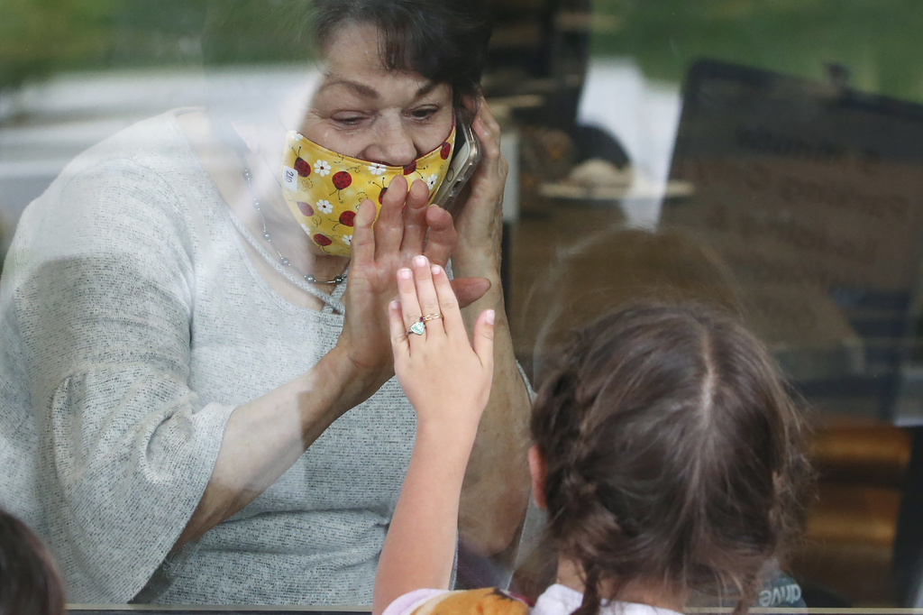 39,2% des personnes sondées déclarent avoir découvert de nouveaux moyens pour rester en lien tant virtuellement (smartphone,...) que physiquement, via des discussions d’un jardin ou d’un balcon à l’autre.