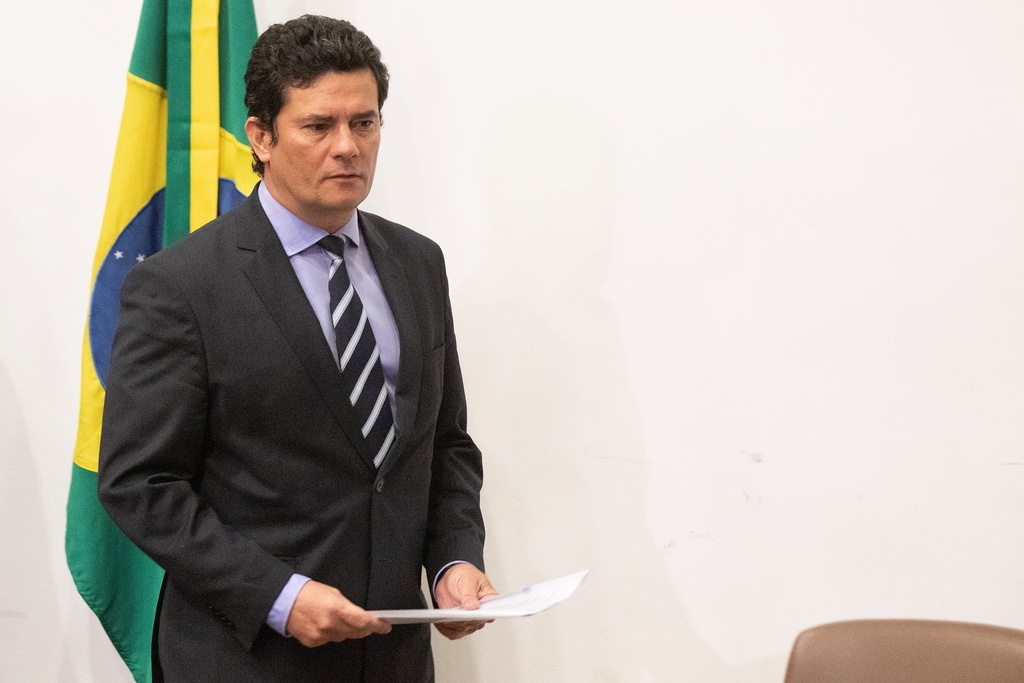 Sergio Moro accuse le président d’extrême droite Jair Bolsonaro «d’ingérence politique» dans les affaires judiciaires.