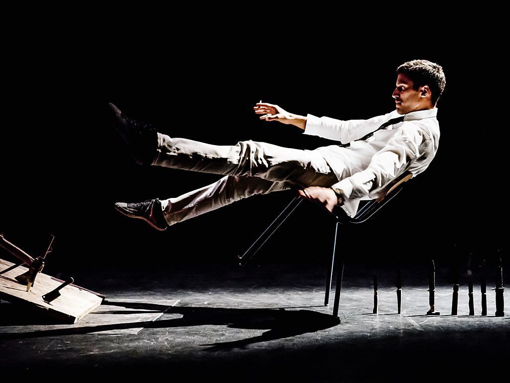 Marc Oosterhoff dans le spectacle Take Care of Yourself, sélectionné pour Avignon 2020-2021.