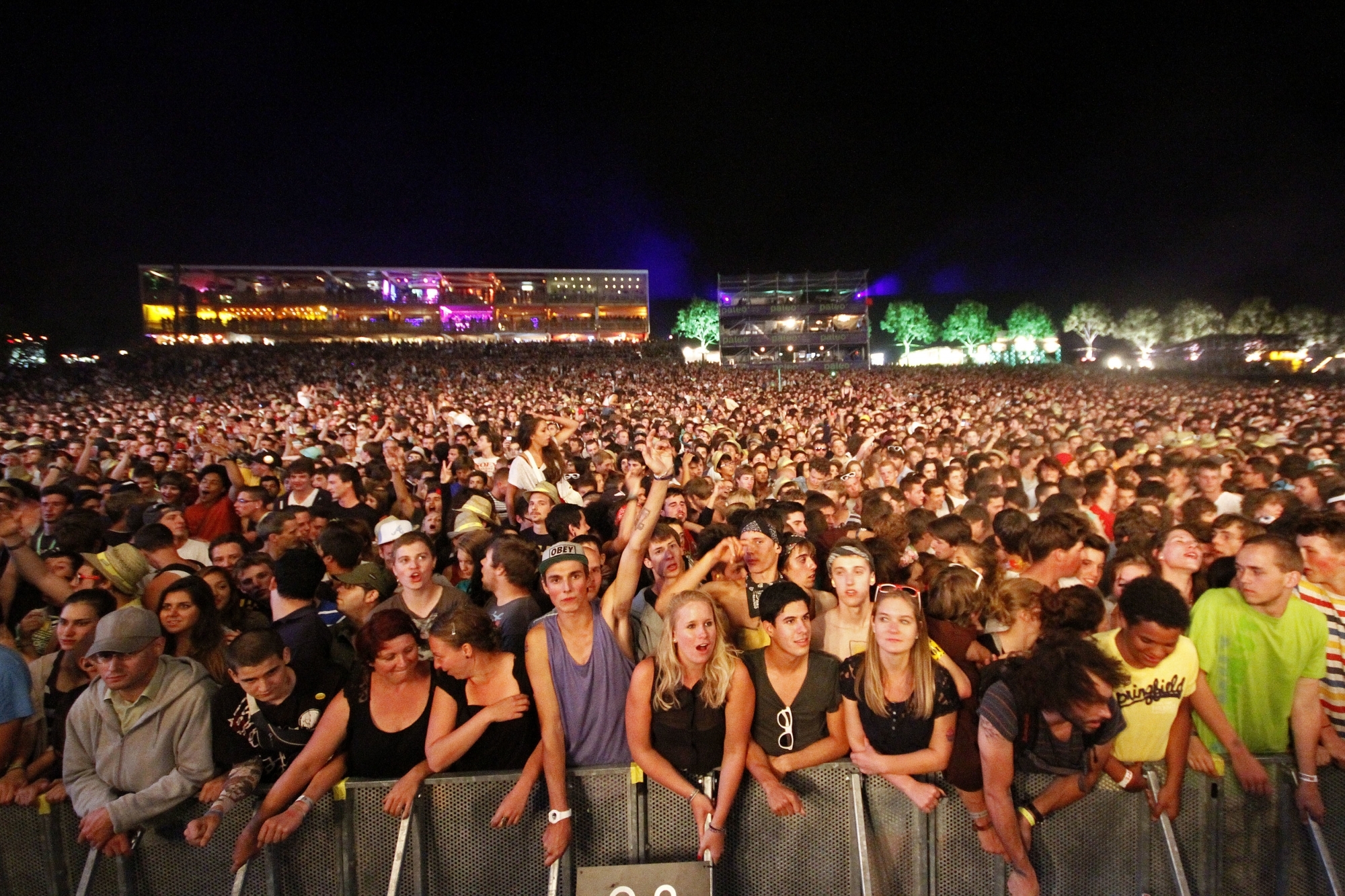 Les foules massées devant la grande scène: une image peu probable en 2021.