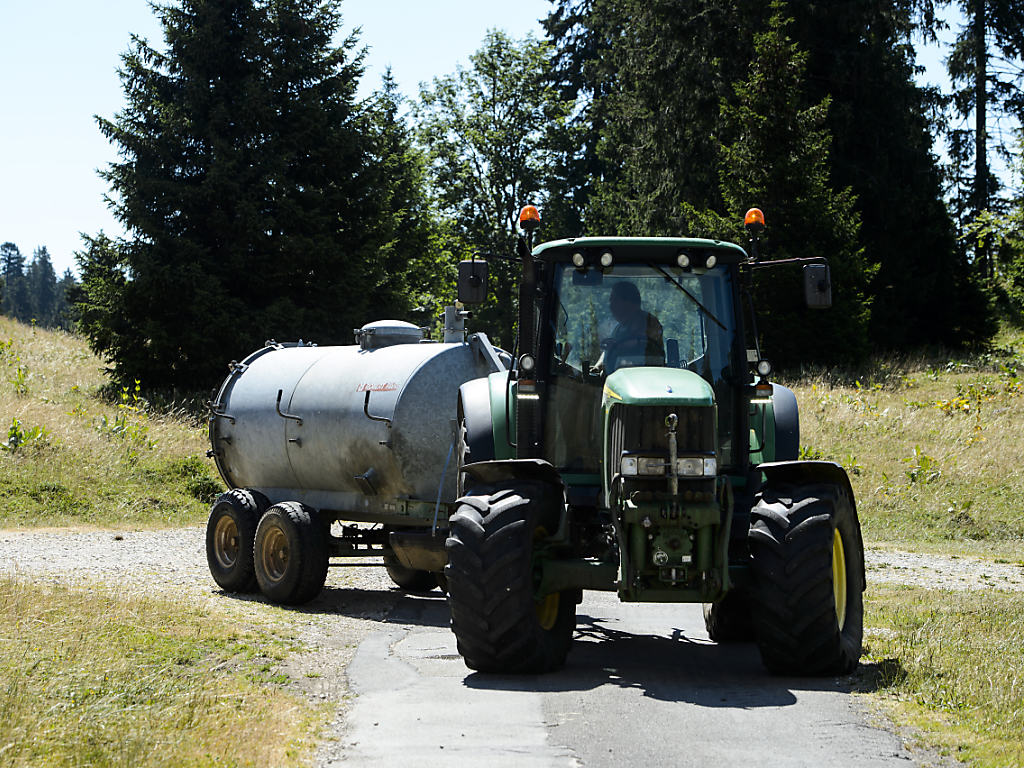 Renversé par un tracteur, un agriculteur de Chapelle-sur-Moudon est décédé jeudi soir.