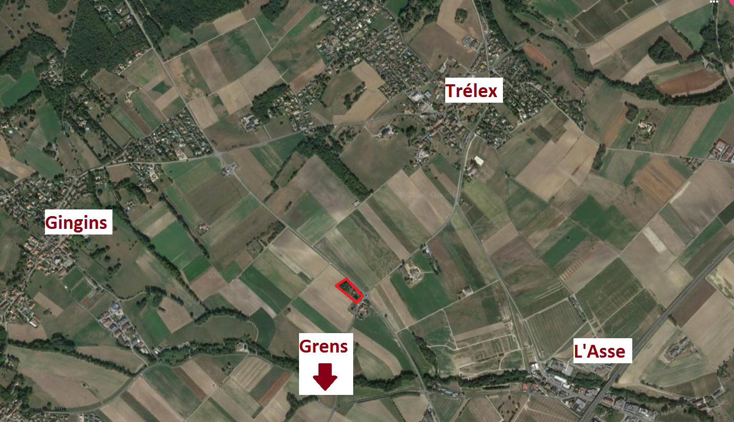 La parcelle, en rouge sur la carte, longe la route Blanche. Elle devrait passer de Trélex à Grens.
