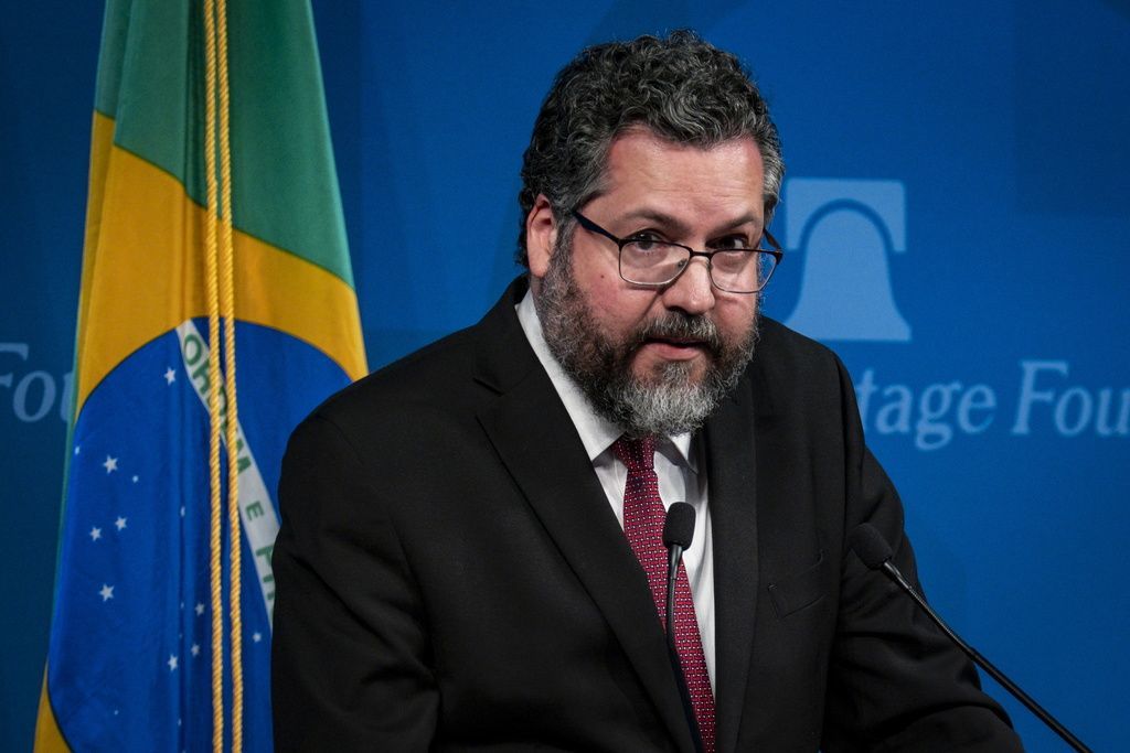 Le chef de la diplomatie brésilienne a critiqué mardi le "manque d'indépendance, de transparence et de cohérence" de l'Organisation Mondiale de la Santé.