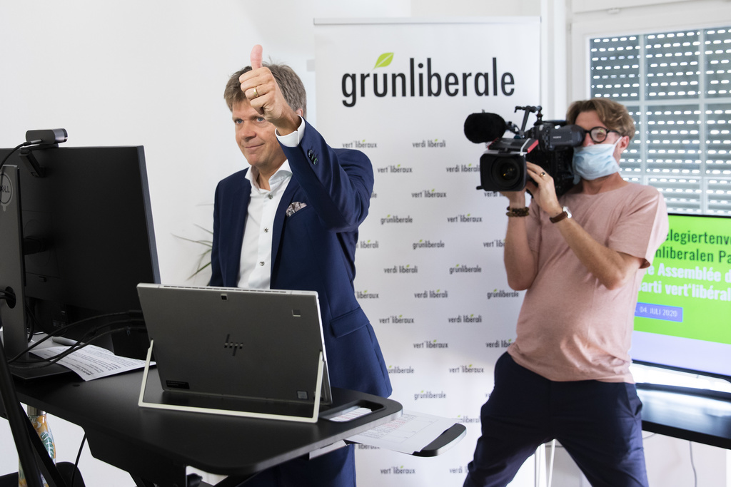 Le président du parti Jürg Grossen donne le coup d'envoi de l'assemblée générale virtuelle.