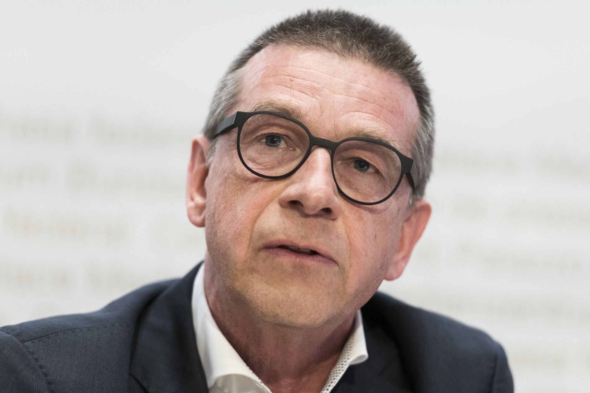 Selon Matthias Egger, la hausse récente des cas et du taux de contagiosité est sans doute due à l’assouplissement annoncé le 11 mai par le gouvernement.