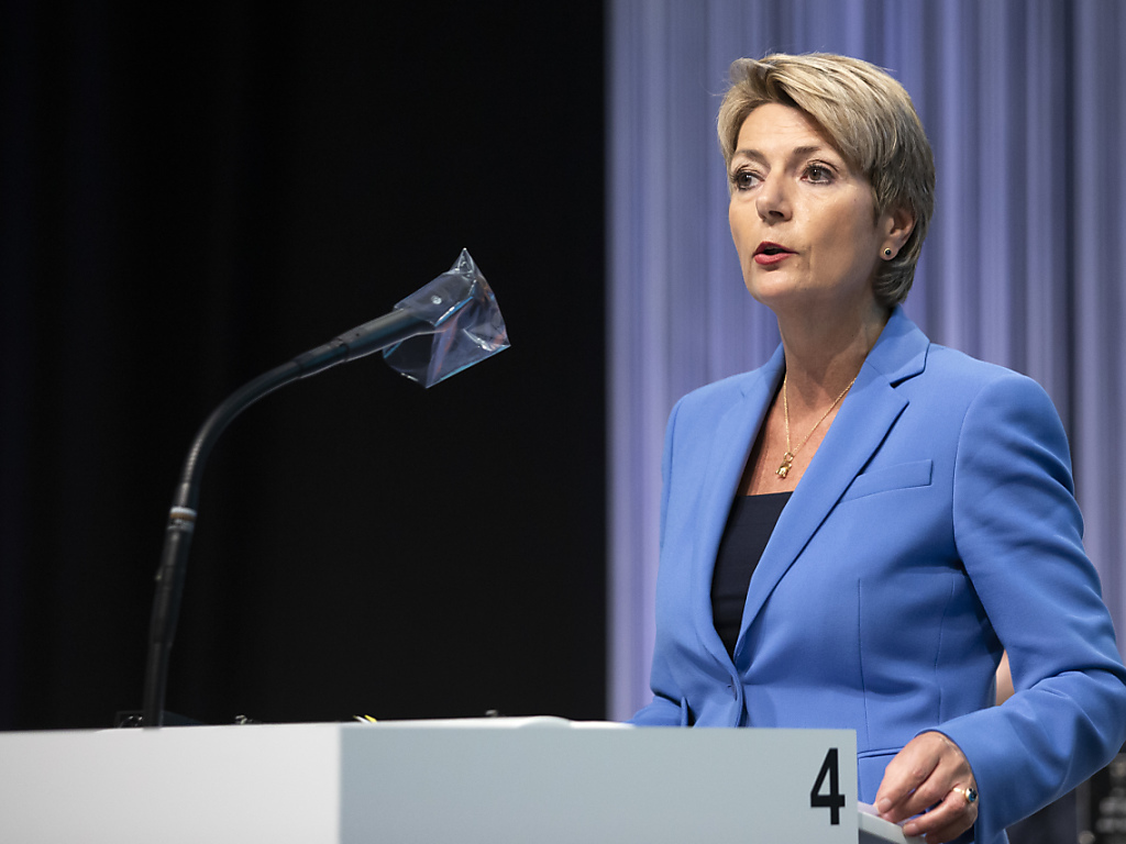 La ministre de justice et police Karin Keller-Sutter veut durcir les mesures policières préventives de l'arsenal antiterroriste (archives).