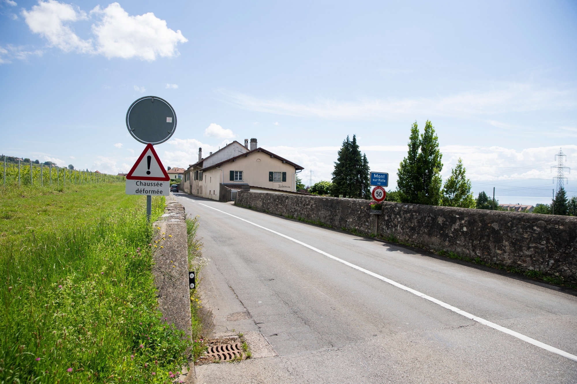 Le projet prévoit la réfection totale de la route de l'Etraz, depuis le carrefour de la route de Gimel et celui du chemin de l'Abbaye. Chantier attendu pour l'hiver prochain.