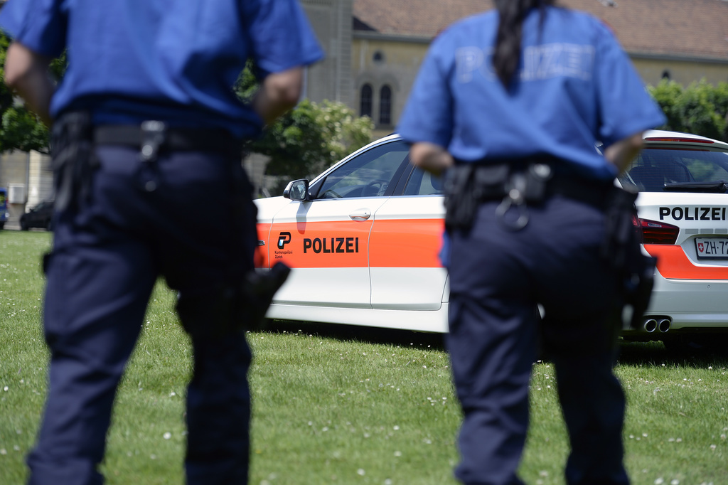 Les deux jeunes de 15 ans ont été retrouvés sans vie dans un appartement à Zollikerberg, dans le canton de Zurich (illustration).