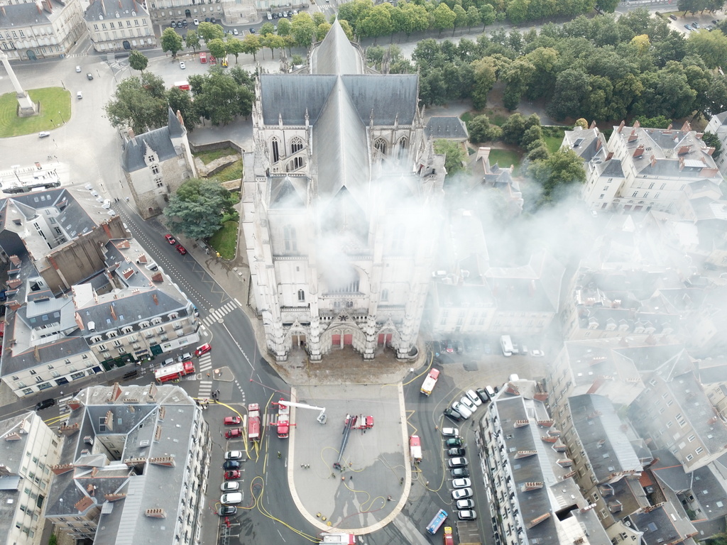 Une semaine après l'incendie dans la cathédrale de Nantes, un bénévole du diocèse est passé aux aveux.