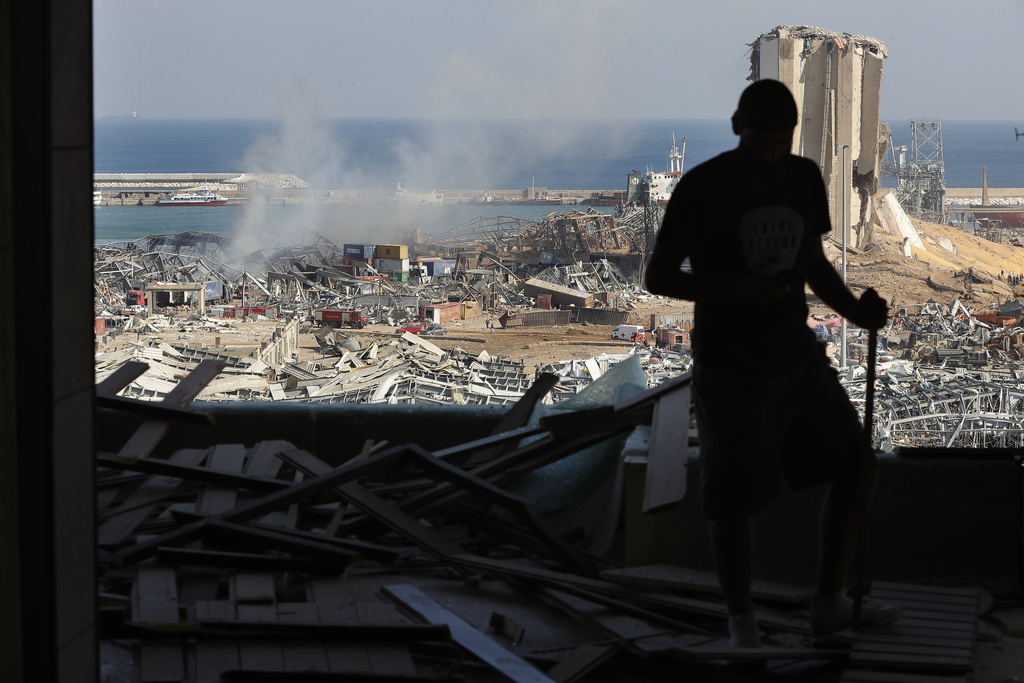 Jusqu'à 300.000 personnes se retrouvent sans domicile mercredi à Beyrouth, au lendemain des explosions qui ont secoué le port, a indiqué le gouverneur de la capitale.