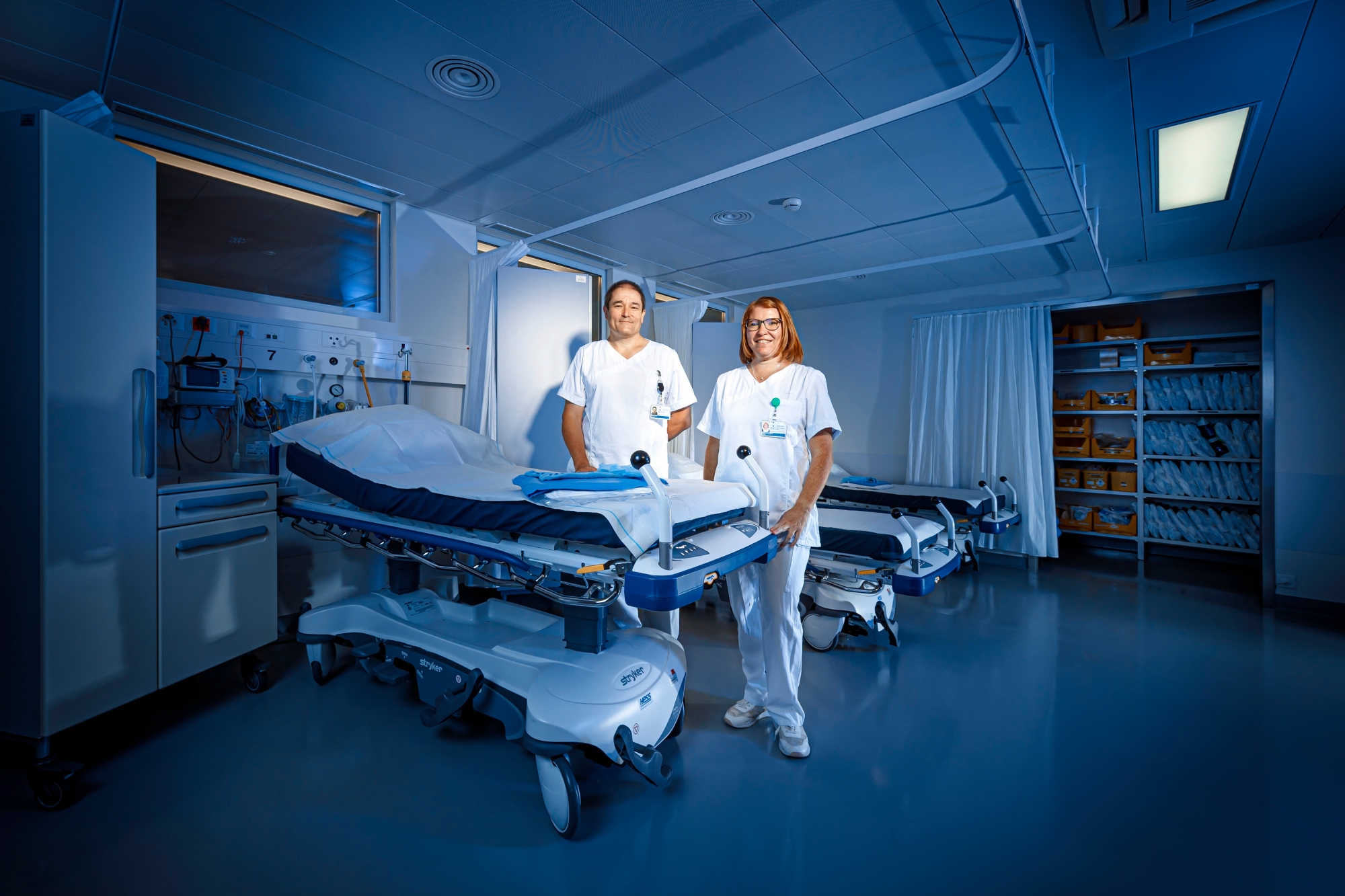 Estelle Muffat Meridol et Jean-Luc Dankaert, infirmiers et frontaliers, posent pour un portrait a l'hopital du GHOL à Nyon ce mardi 11 aout 2020. (VFLPIX.COM /Valentin Flauraud) ArcInfo