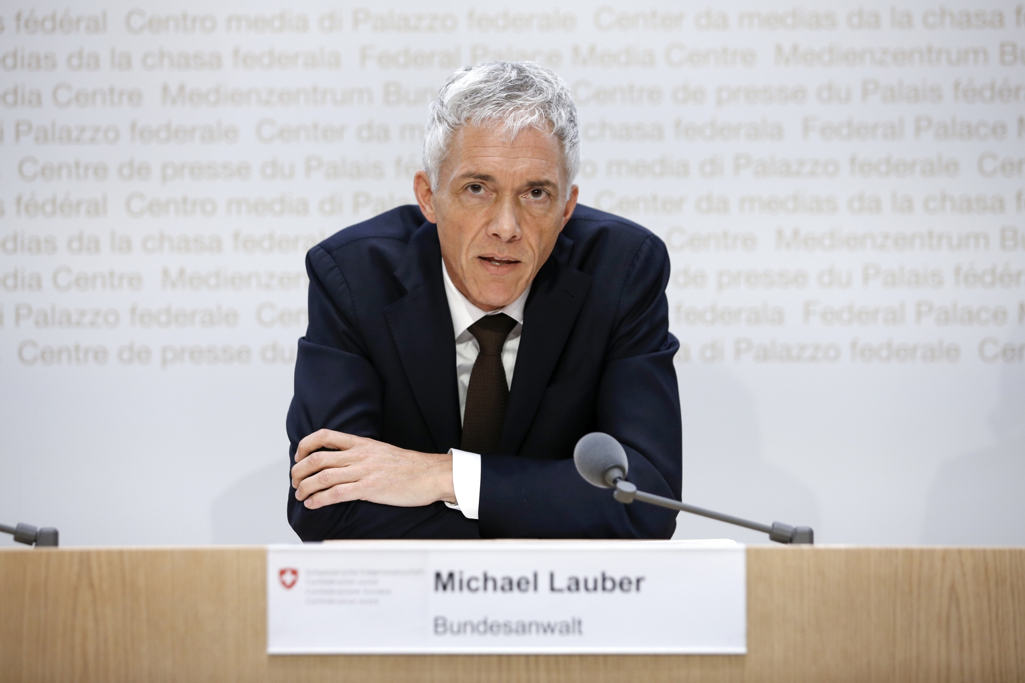 ARCHIV ZUR AUFHEBUNG DER IMMUNITAET VON BUNDESANWALT LAUBER, AM MONTAG, 24. AUGUST 2020 - Swiss Federal Attorney Michael Lauber speaks during a media conference at the Media Centre of the Federal Parliament in Bern, Switzerland, on Friday, 10 May 2019. Federal Attorney Michael Lauber is criticised for informal meetings with FIFA head Gianni Infantino. The supervisory authority for the Federal Prosecutor's Office is opening a disciplinary investigation against Lauber. (KEYSTONE/Peter Klaunzer) ArcInfo